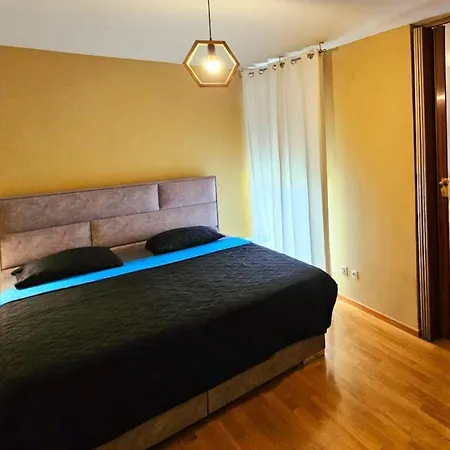 ゲストハウス Beautiful Spacious Close To スプリト