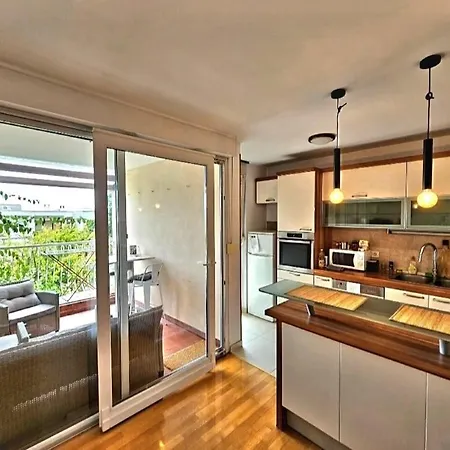 Beautiful Spacious Close To * スプリト